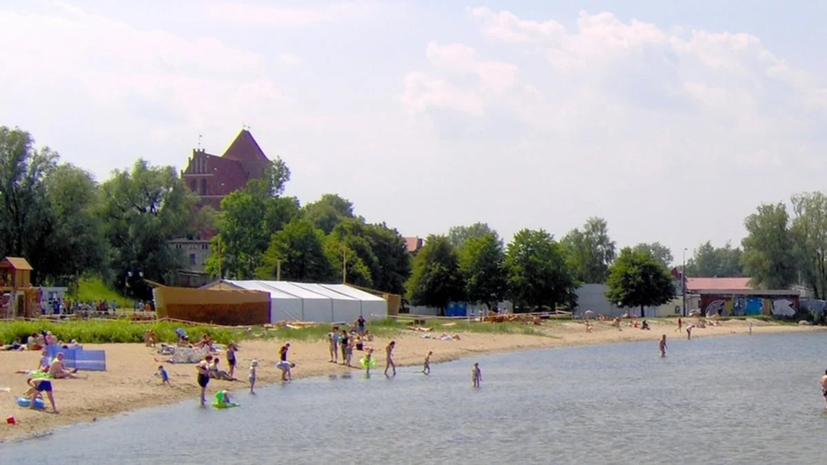 Cofka w Zatoce Puckiej: Puck dobił do 550 cm, o 06:20 było 544 cm