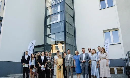 I LO w Pucku z nową windą. Szkoła bardziej dostępna dla uczniów i gości