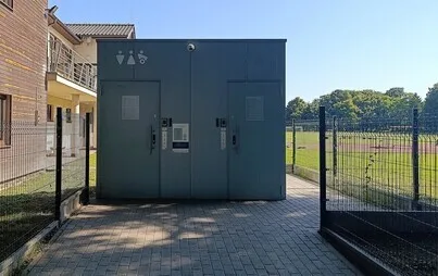 Nowa toaleta miejska przy stadionie MOKSiR w Pucku już działa