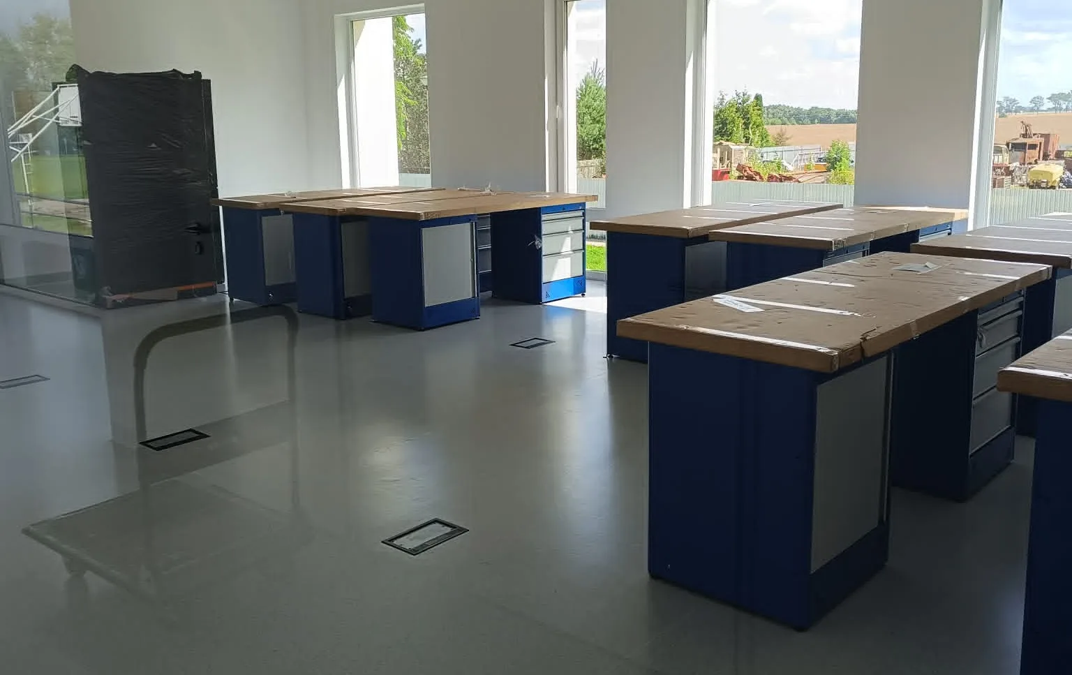 Pierwszy sprzęt dla pracowni OZE w szkole w Kłaninie