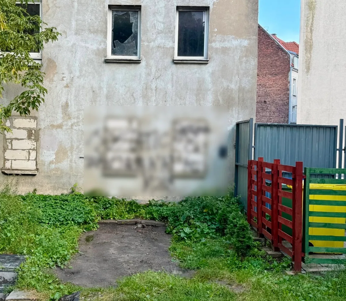 Gdańsk. Piętnastolatek przed sądem rodzinnym za symbole nazistowskie i zniszczone Audi
