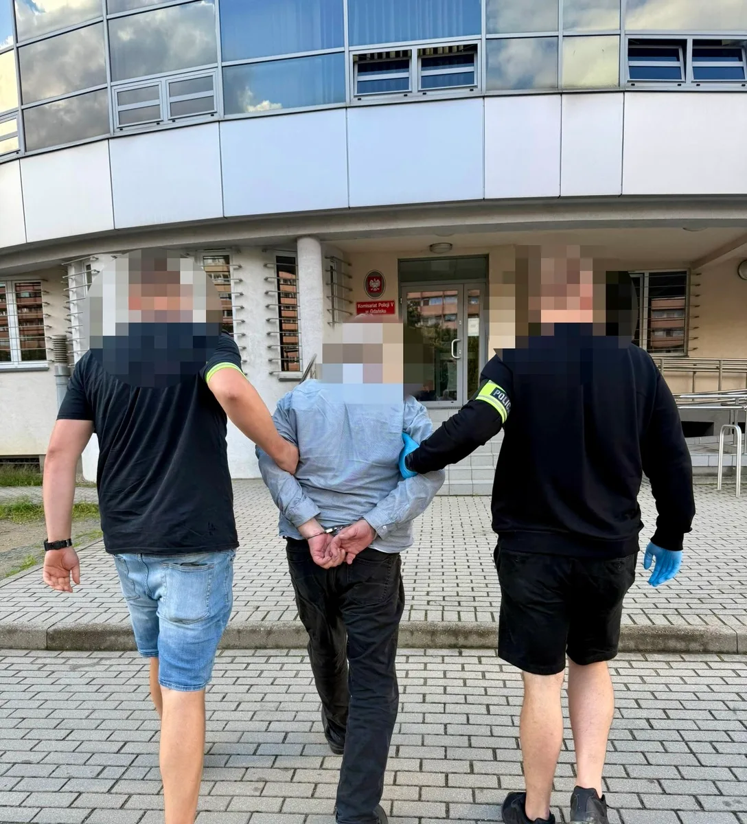 Gdańsk. Pijany kierowca z ul. Polanki ukrył się w sklepie