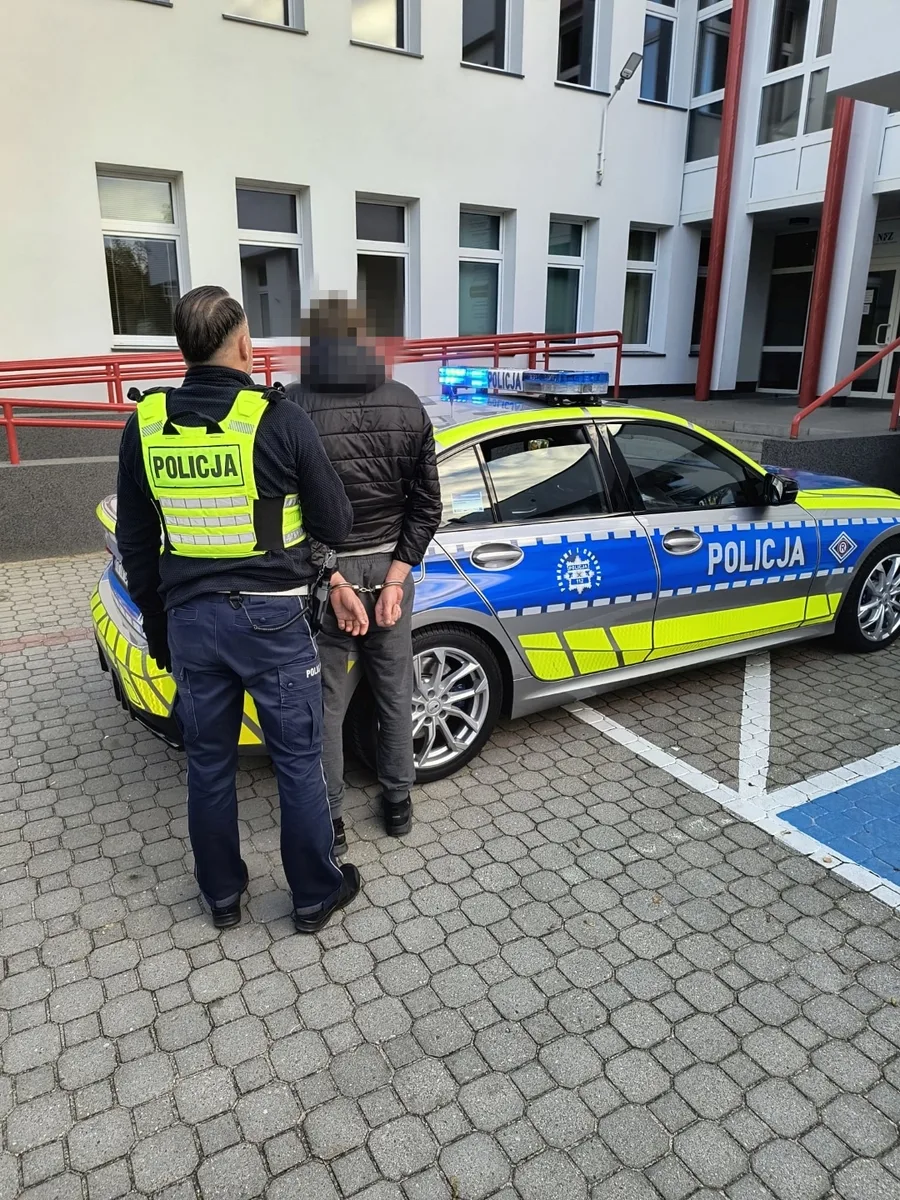 Gdynia. Kierowca z dwoma zakazami i pijany kierowca ciężarówki zatrzymani przez policję