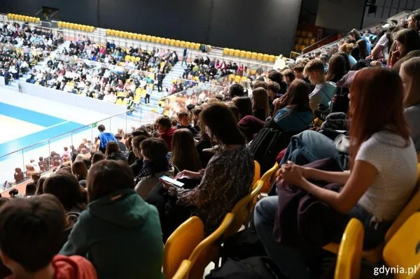Gdynia: niemal 4 tys. uczniów na szkoleniu o hejcie i cyberprzemocy