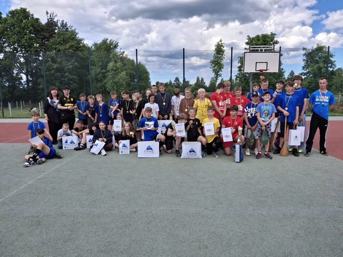 Kaszubski Turniej Buczki w Koloni. Zagrało 11 szkolnych drużyn