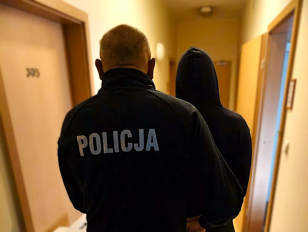 Powiat kościerski. Kierował mimo cofniętych uprawnień, sąd skazał go następnego dnia