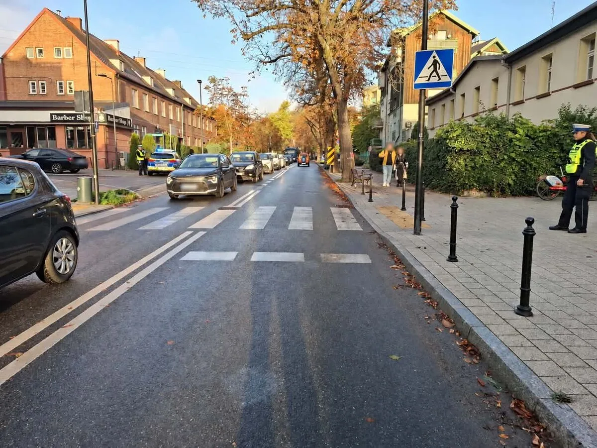 Sopot. Trzylatek wypadł z wózka rowerowego po uderzeniu auta na Malczewskiego